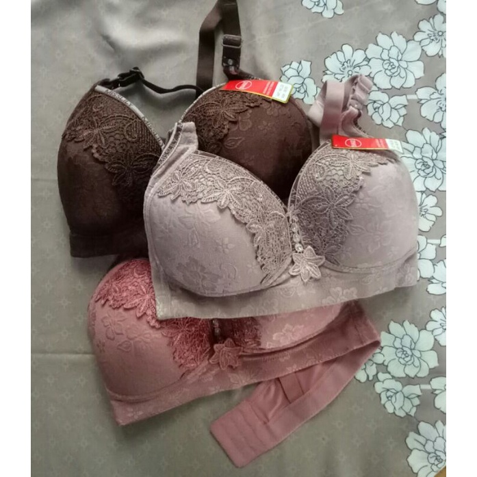 BH BRA JUMBO CUP D TANPA KAWAT BRA BIG SIZE MISS LILY