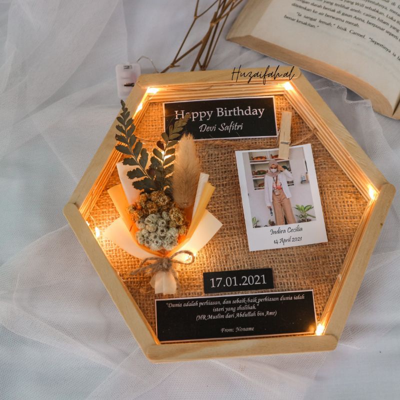 HEXA FRAME Part 2 . Kado Unik Ulang Tahun Kado Wisuda Anniversary Wedding Bunga Kering Hiasan Dinding-6