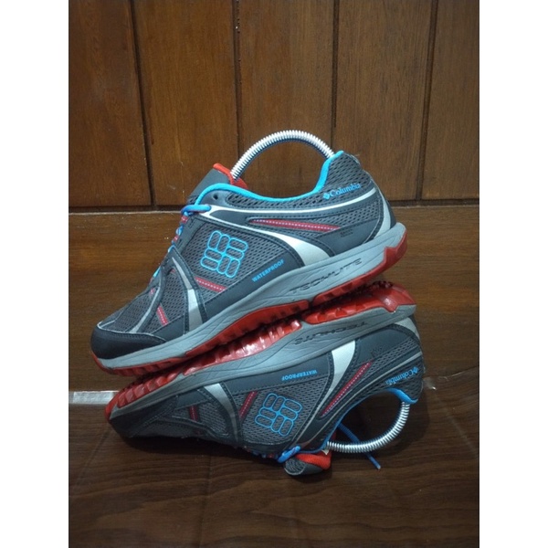 Sepatu Hiking Outdoor Columbia Techlite Low