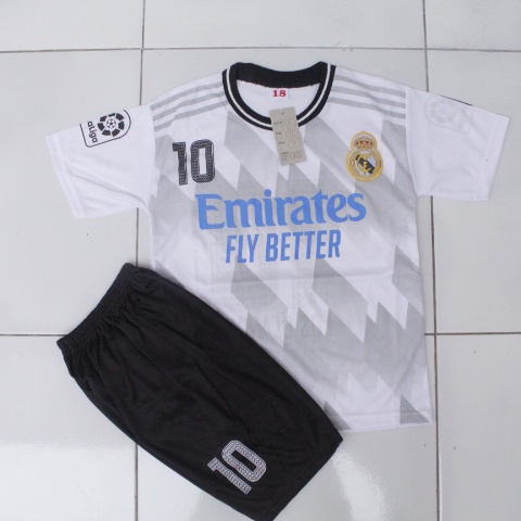 SETELAN BAJU BOLA ANAK REALMADRID PUTIH USIA 0-12THN