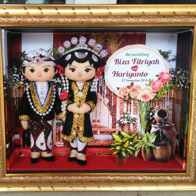 mahar souvenir kado pernikahan adat boneka flanel jawa solo Pigura uk
