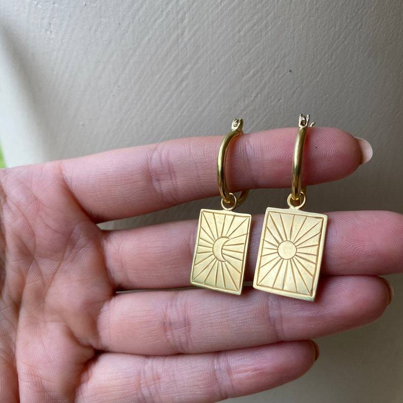 Anting Liontin Persegi Matahari Bulan ray Warna Emas Gaya Eropa Amerika Klasik Untuk Wanita