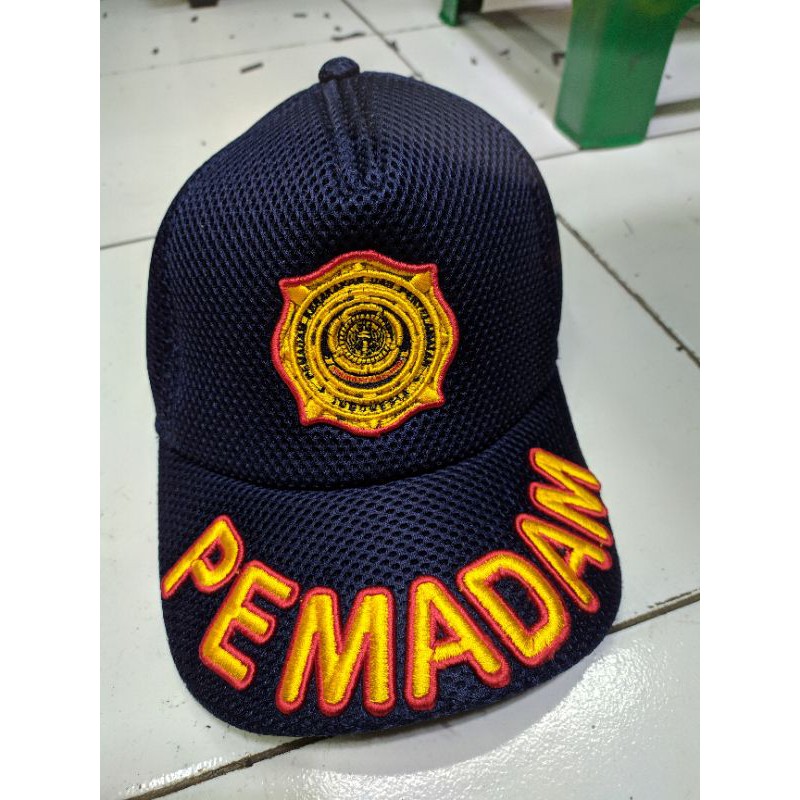 TOPI PEMADAM