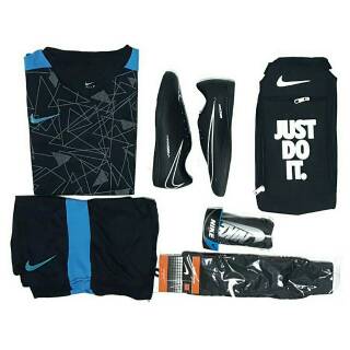  Sepatu  Futsal Nike  Legend 8 Academy IC Black Blue AT6099 