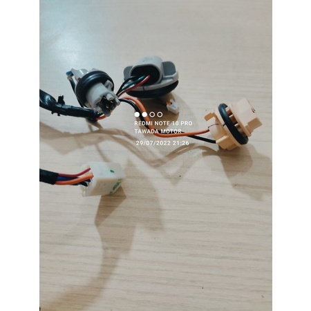 soket fitting lampu stoplamp lampu belakang Toyota FORTUNER VRZ