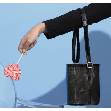 Bottoru hitam tas selempang bucket bag pvc black