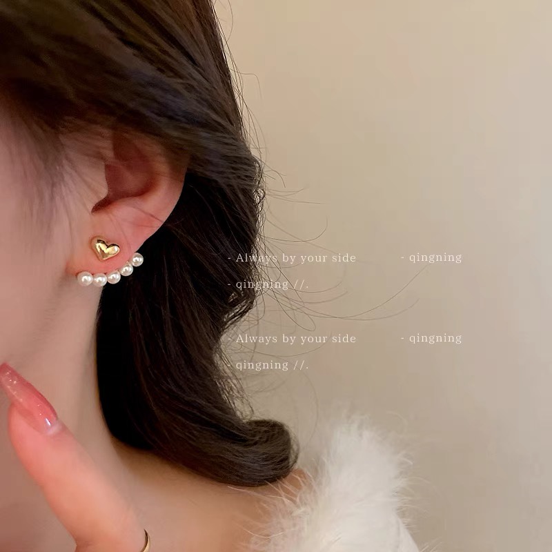 YEEZII Anting Stud Hypoallergenic Bentuk Hati Aksen Mutiara Warna Emas Gaya Retro Untuk Wanita