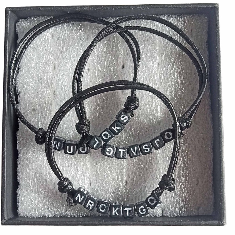 12 Pcs (1 Lusin) Gelang Tangan Korea Abjad Tali Hitam