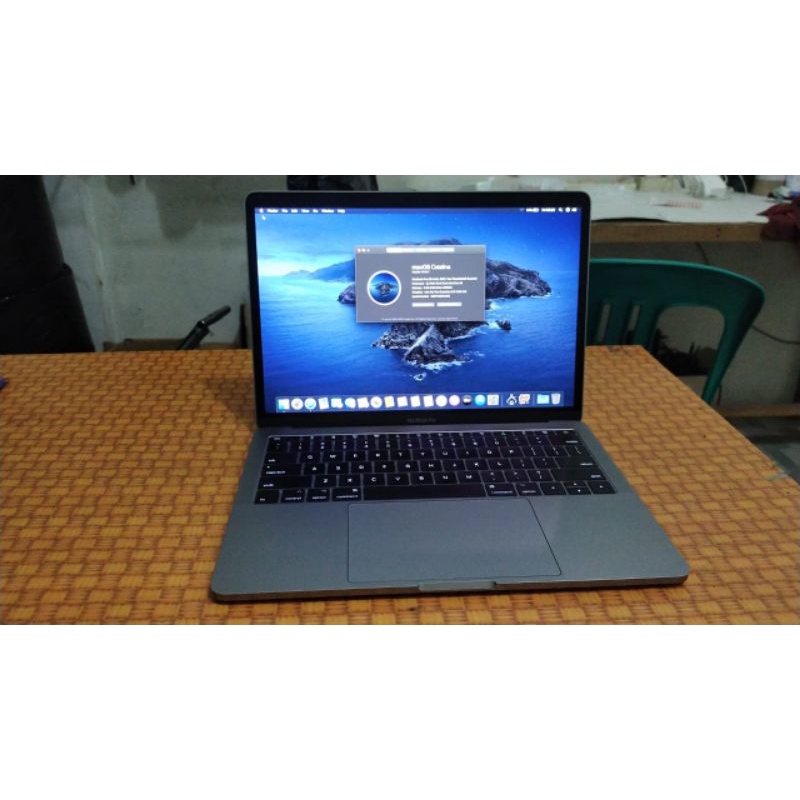 OBRAL MACBOOK PRO RETINA 13 IN 2017(TWO THURDRED PORT)RAM16 SDD 256 CORE I5 MULUS WARNA GREYY