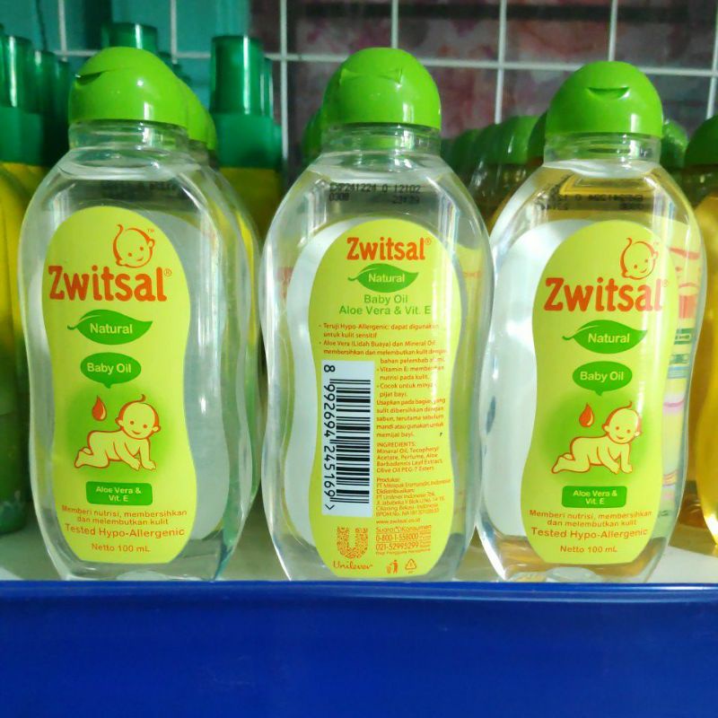 Zwitsal Natural Baby Oil 100 ml Aloe Vera  Vit E Membersihkan Melembabkan Kulit