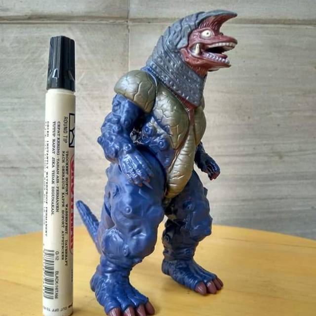 Sale Mainan action figure monster ultraman fire golza blue Artikulasi