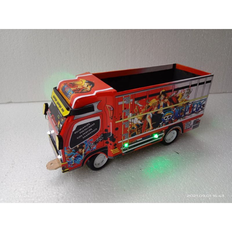 miniatur truk oleng/miniatur truk terlaris/miniatur truk kayu/miniatur truk lampu dan terpal/miniatur truk remot control