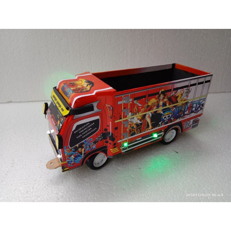 miniatur truk oleng/miniatur truk terlaris/miniatur truk kayu/miniatur truk lampu dan terpal/miniatu
