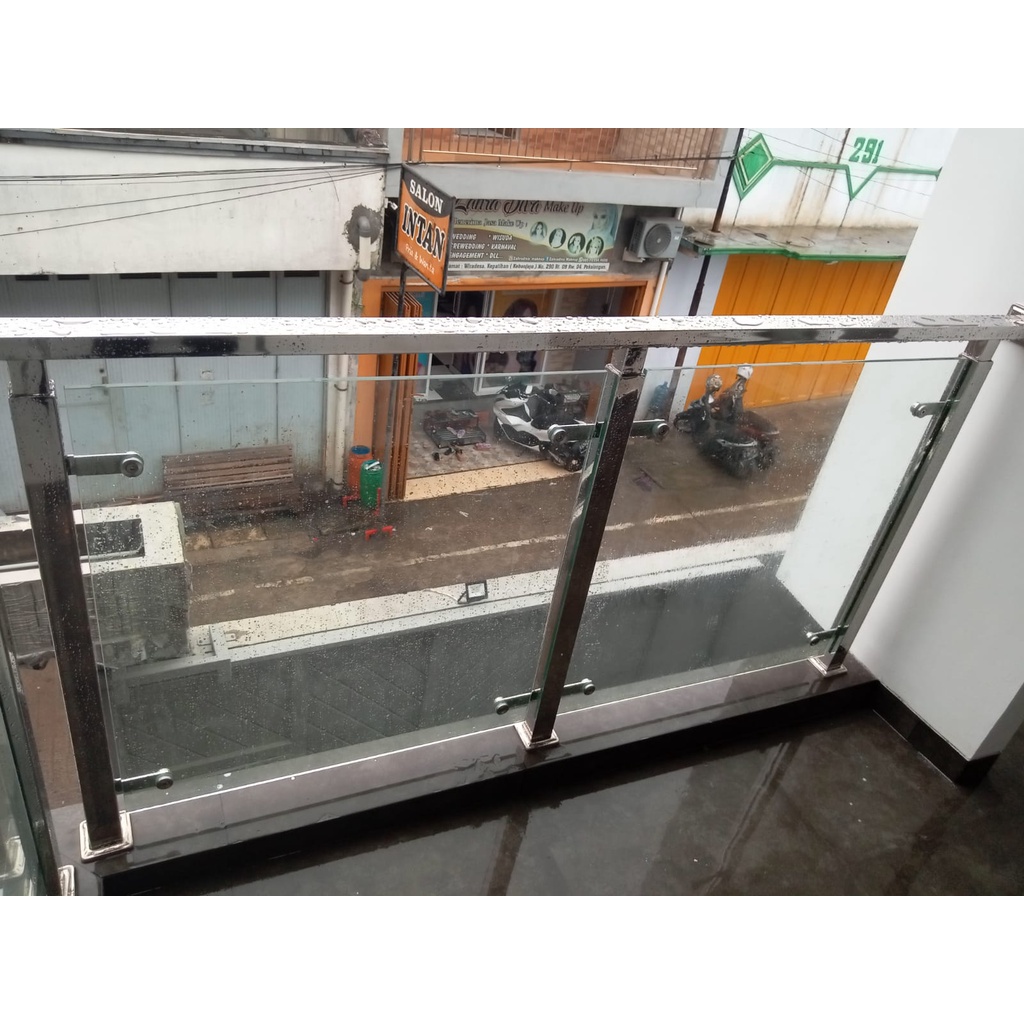 Kaca tempered 10mm railing balkon