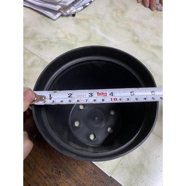 Pot Tanaman / Pot Bunga Hitam 16 cm