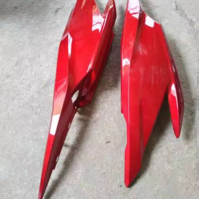 Body belakang Vario 125 lama/old, Merah