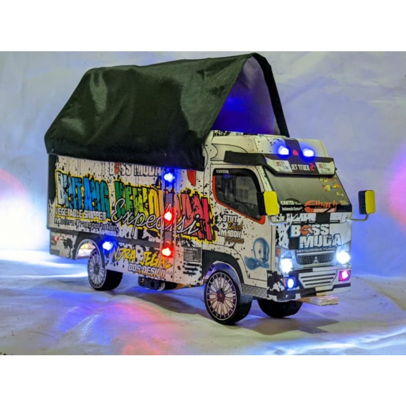 Miniatur truk oleng/miniatur truk canter/Isuzu/miniatur truk kayu/miniatur truk terlaris