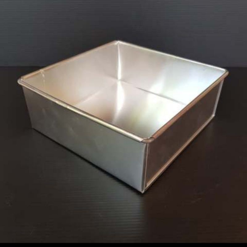 Cetakan Loyang Kue Kotak / Loyang Bolu Almunium Ukuran 22 x 22 x 7 cm
