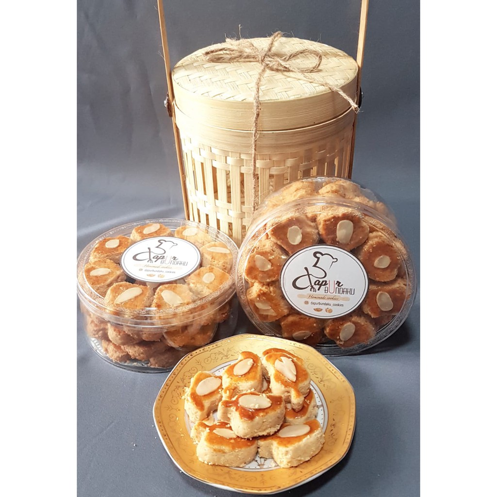 

Kue Kacang Almond