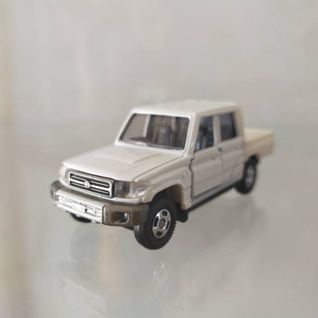 Tomica Land Cruiser Giftpack putih