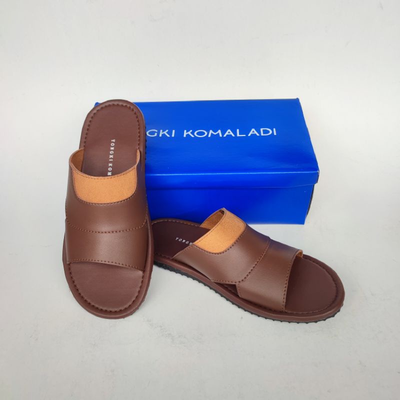 Sandal slop pria yongki komaladi