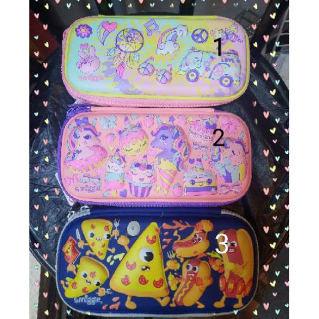 

Smiggle Kotak Pensil Timbul Dua Sisi