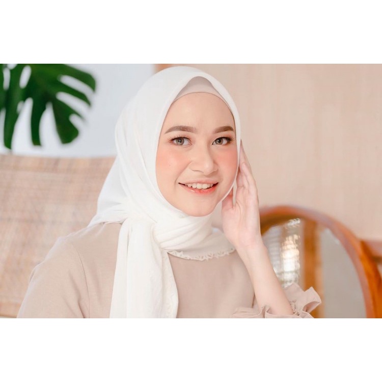 AV - JILBAB HITAM PUTIH SEKOLAH / KERJA HIJAB SEGI EMPAT POLI COTTON 110X110