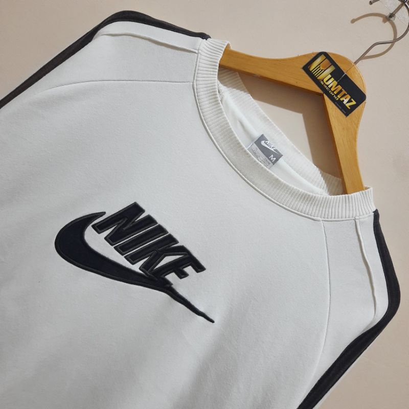 CREWNECK NIKE BIG LOGO PUTIH HITAM