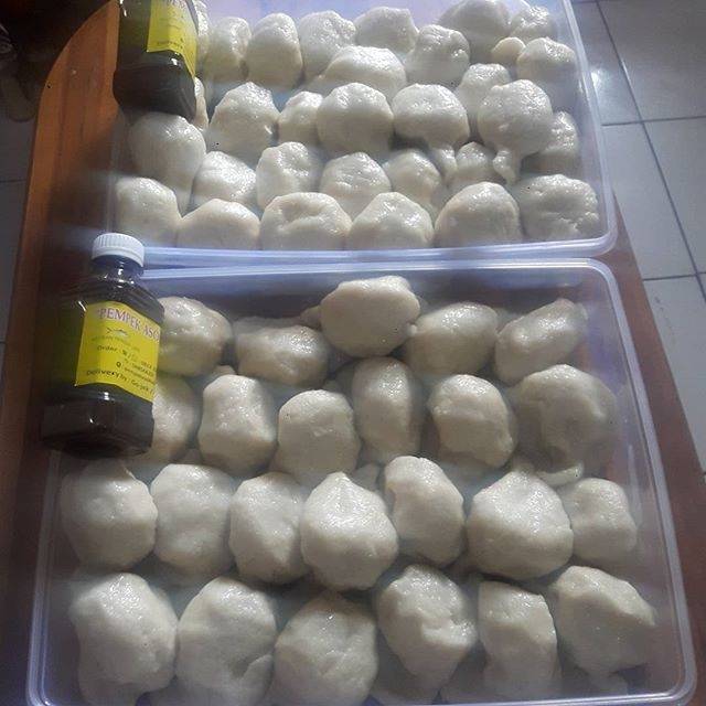 

Pempek kapal selam paket 1000000 isi 50 pcs kapal selam besar