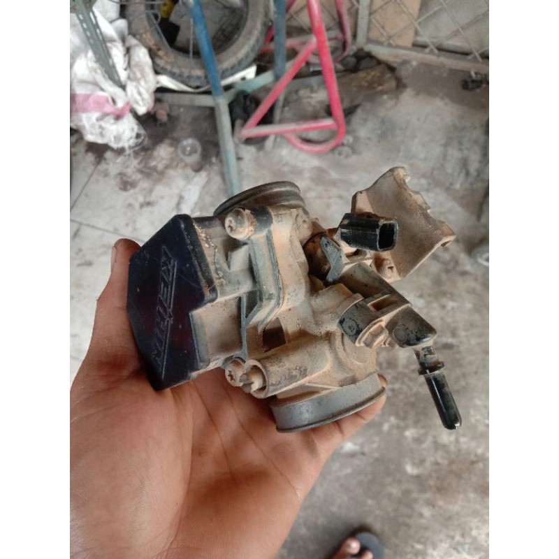 TB (TROTTLE BODY ) +INJECTOR CBR K15
