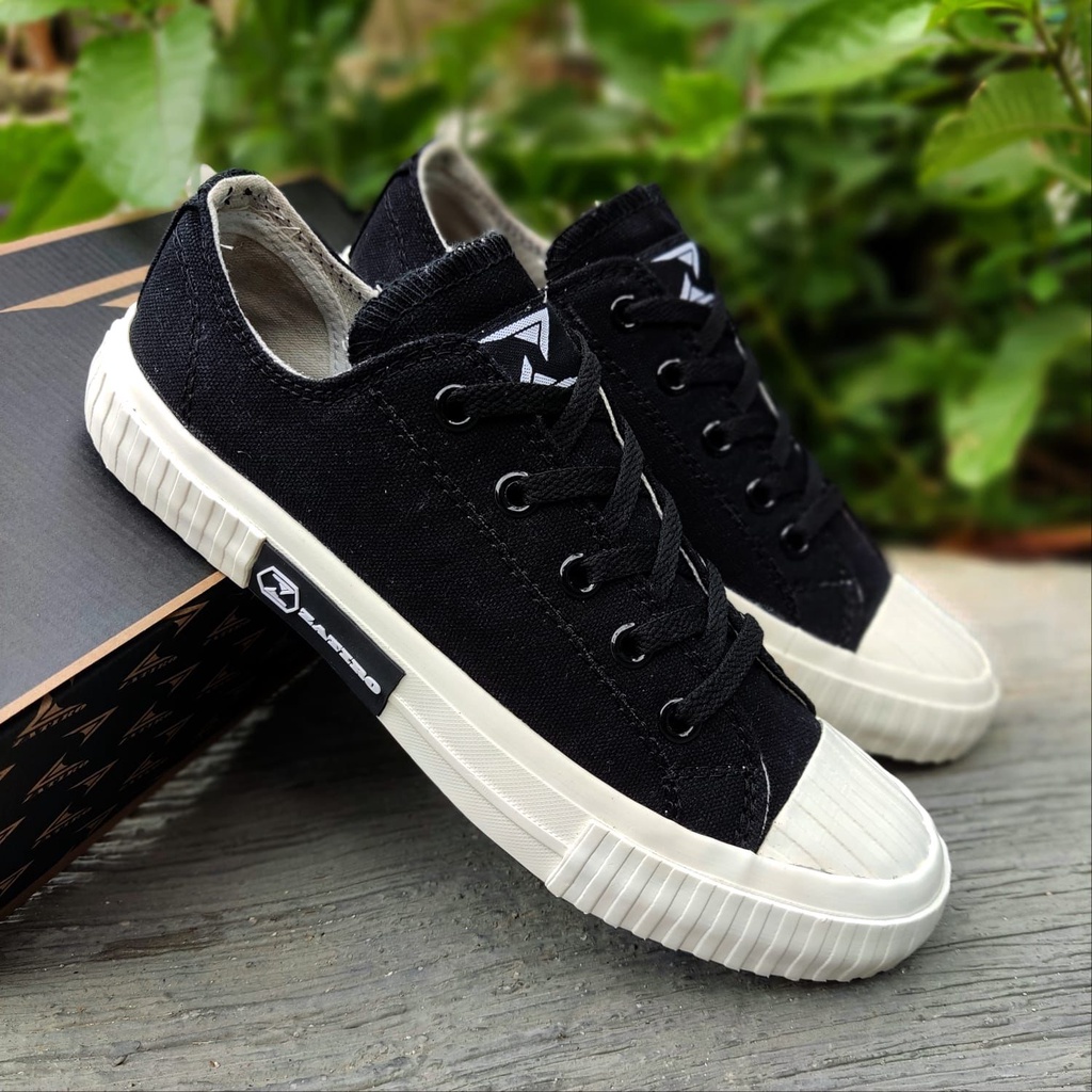 ZTR Sepatu Sneakers Wanita Pria Spatu Kasual Kanvas Fashion Style Sepatu Original Sekolah Cewek Cowok Classic Terbaru - Hitam