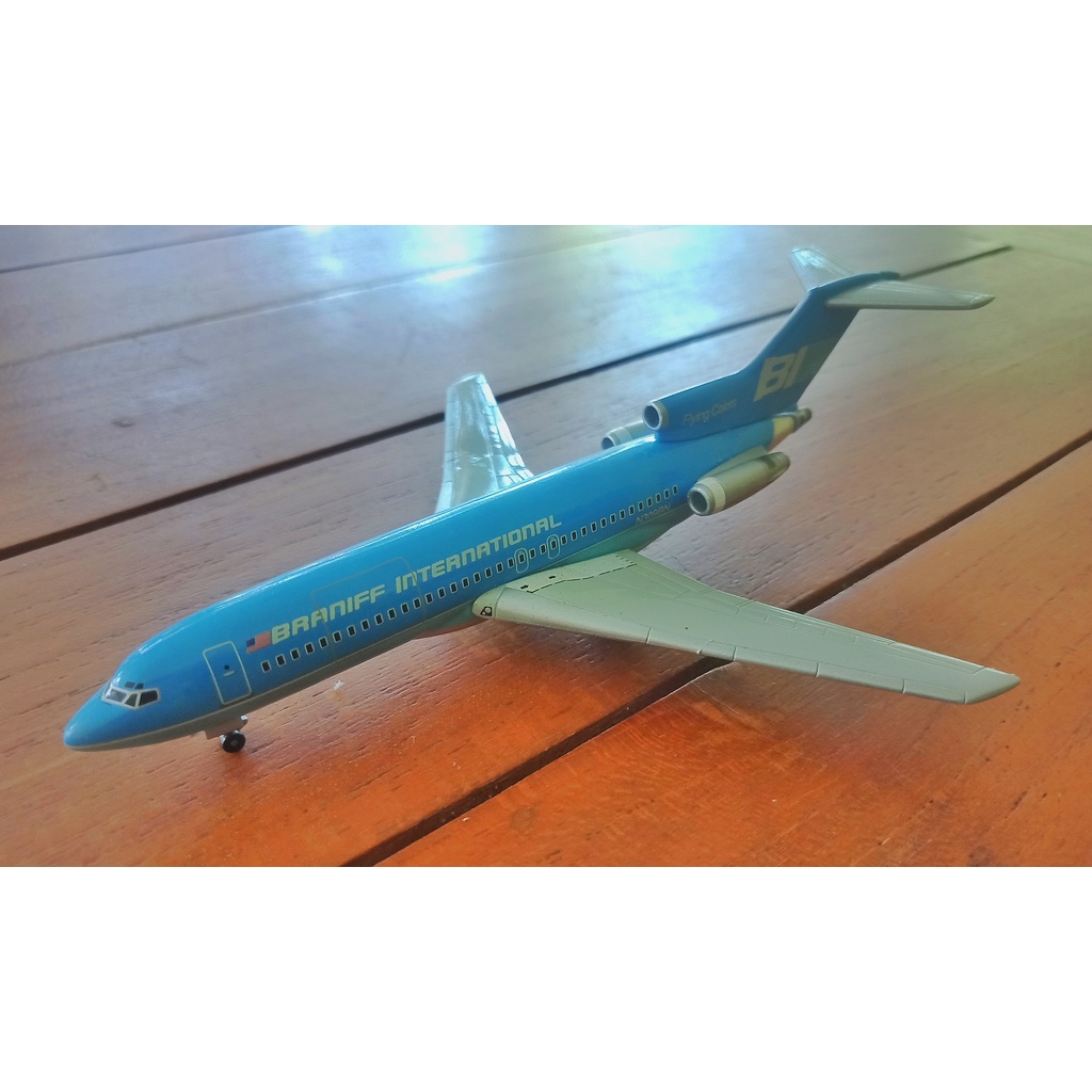 Diecast Pesawat Miniatur Boeing 727-100 Braniff International