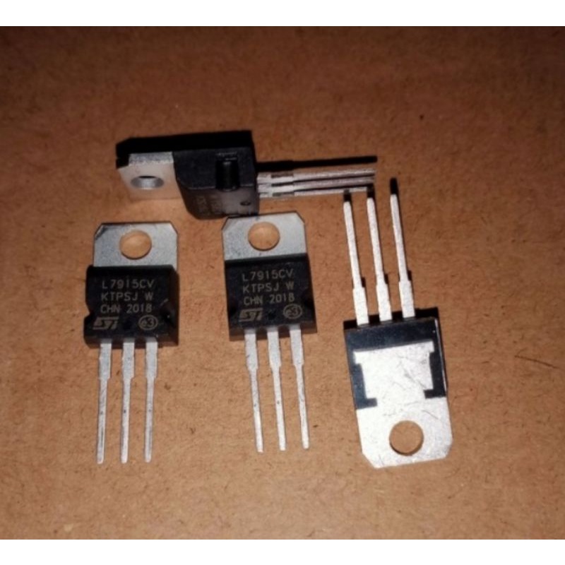 transistor Regulator 7915