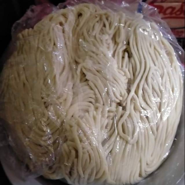 

mie mentah