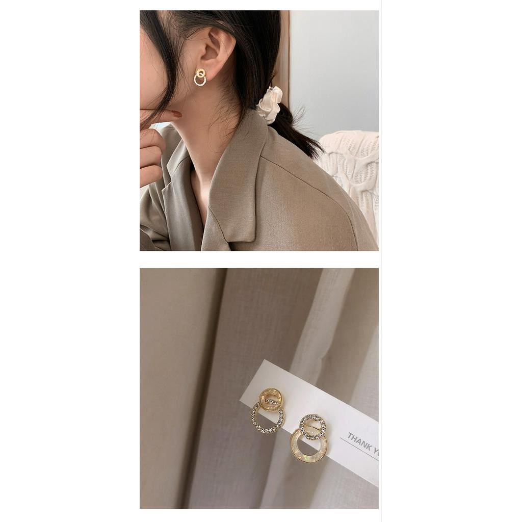 Anting Tusuk Asimetris Model Bulat Hollow Gaya Korea Untuk Wanita