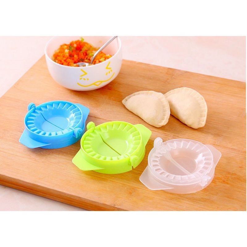 cetakan gyoza/ cetakan dumpling/ cetakan pastel/ cetakan panada/ cetakan pangsit