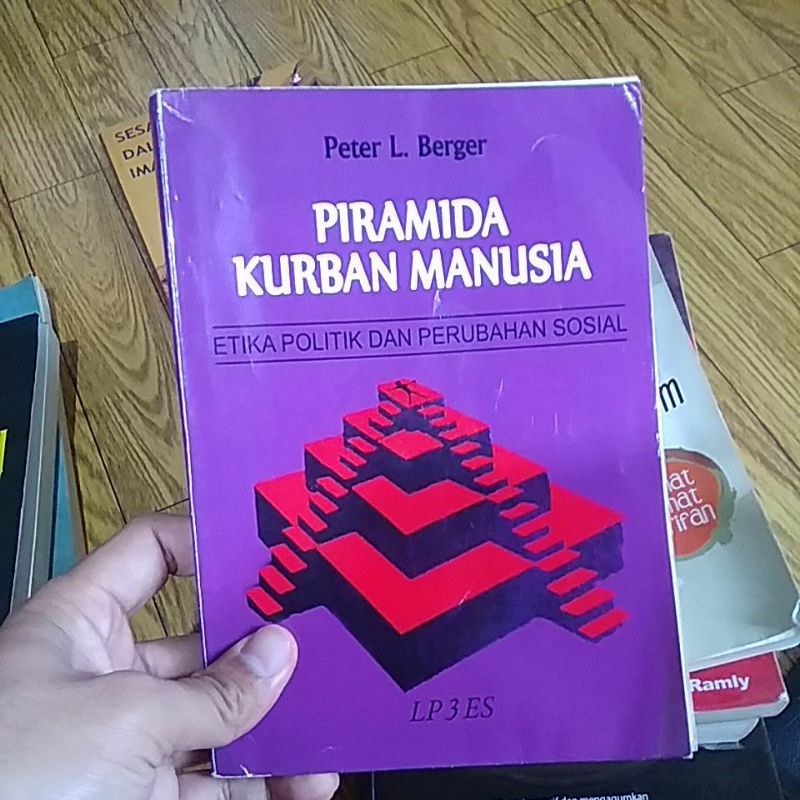 Piramida Kurban Manusi4