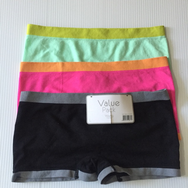 Celana dalam young curves -215