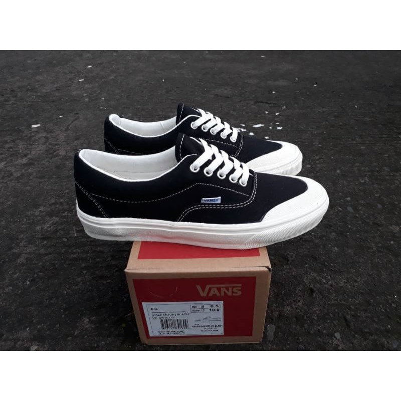 vans era halfmoon black white