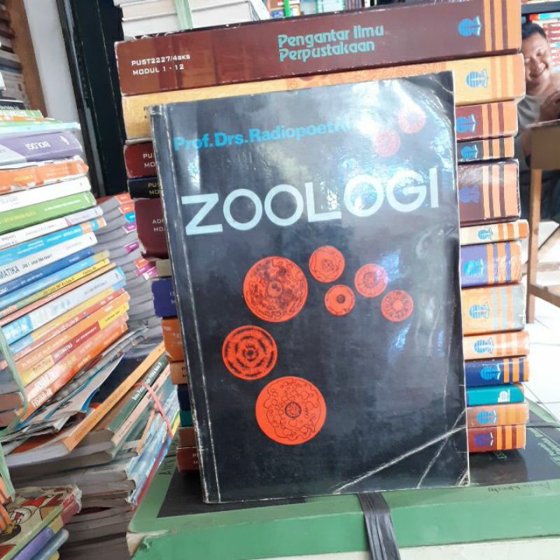 zoologi radiopoetro