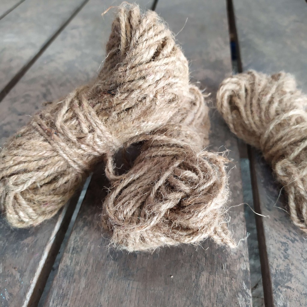 

Tali Goni 25 Meter/tali jute murah / tali goni murah/ ready selalu/ tali polaroid