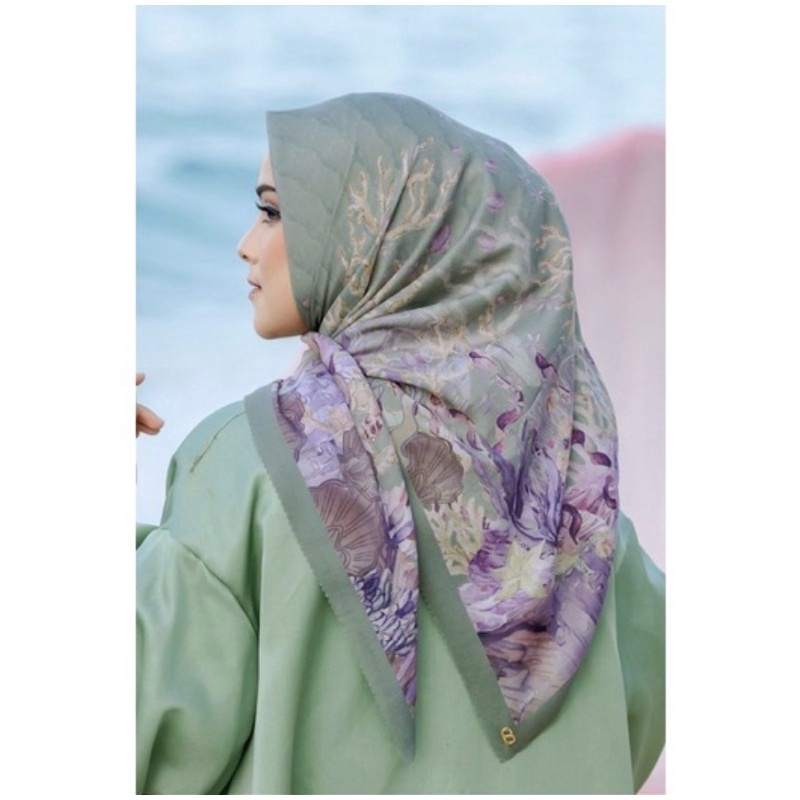 Preloved Buttonscarves mermaid seaweed