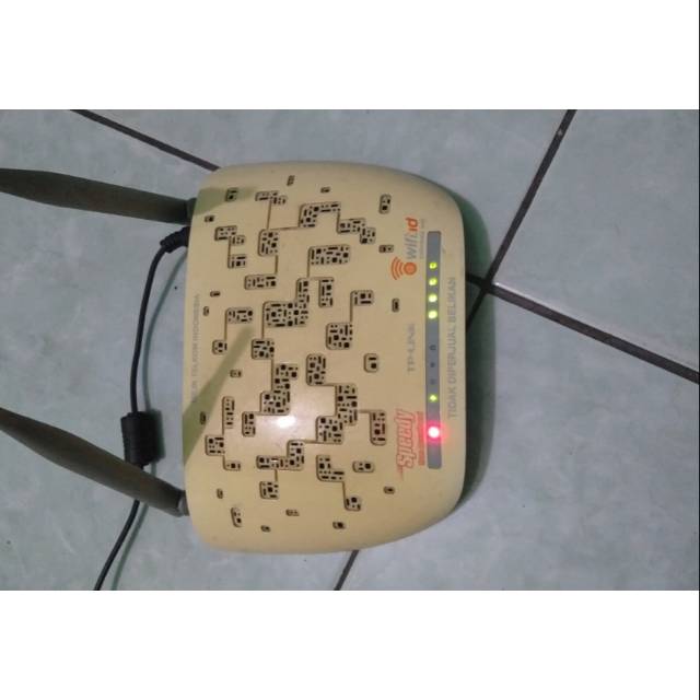 TP-LINK model TD-W8961N plus adaptor