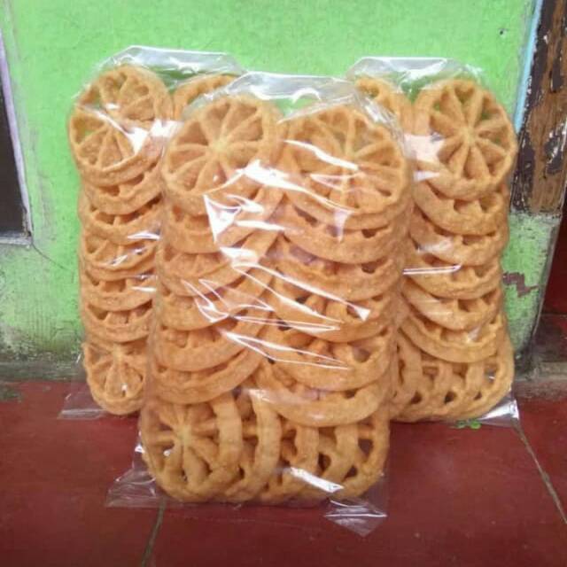 

Kue kembang goyang