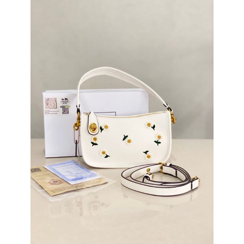 Tas Coach Ch Daisy Swinger Flower Bag
