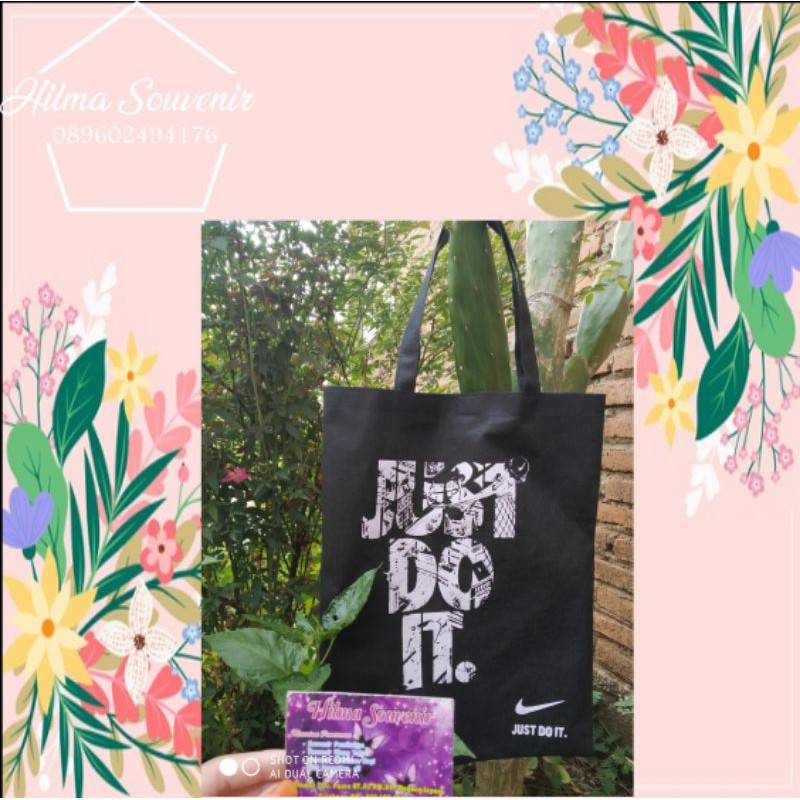 

Totebag souvenir spunbond custom uk 30*40/totebag souvenir/totebag murah