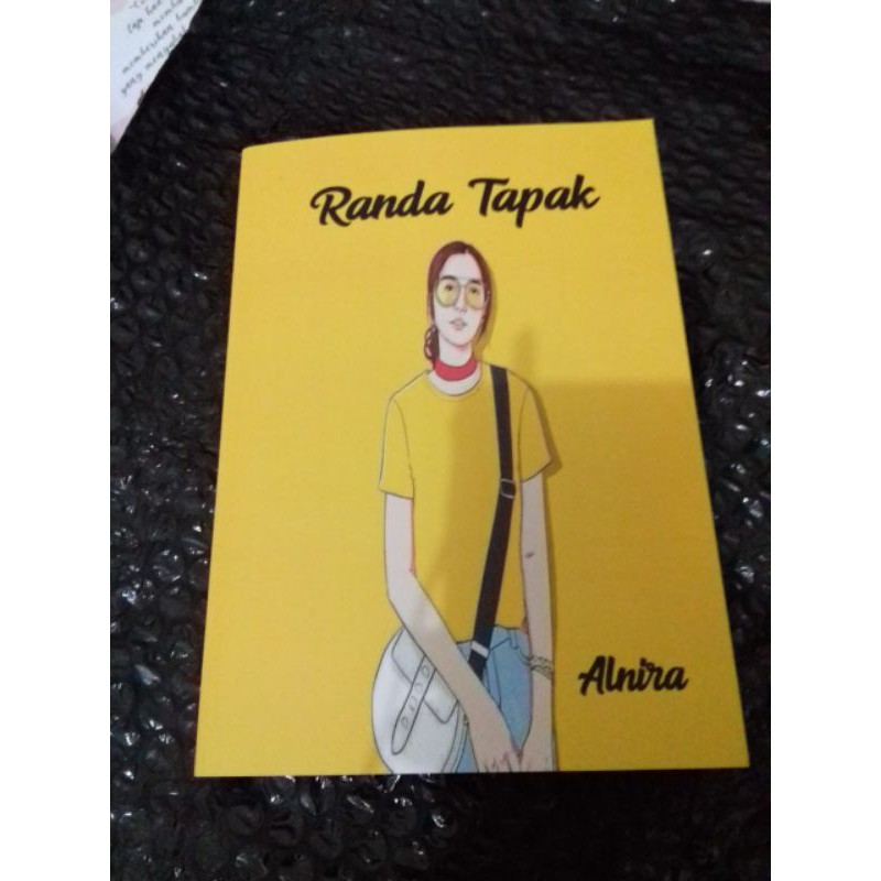 Preloved Novel Randa Tapak by Alnira