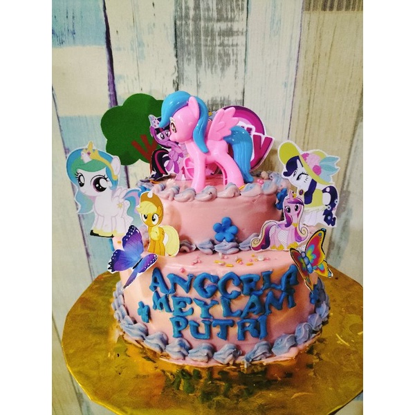 

kue ultah littlepony 2 tingkat plus mainan