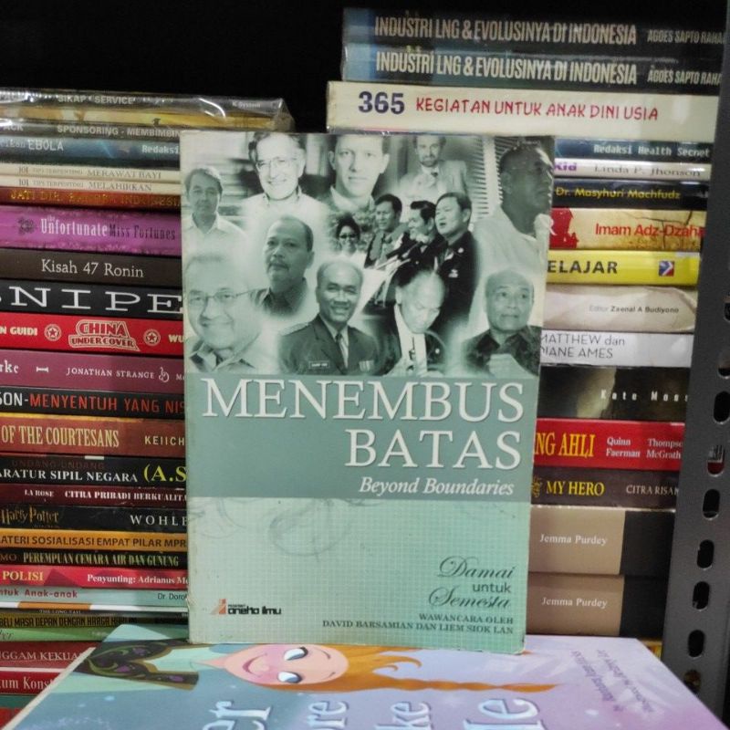 BUKU ORIGINAL MENEMBUS BATAS BEYOND BOUNDARIES BEKAS