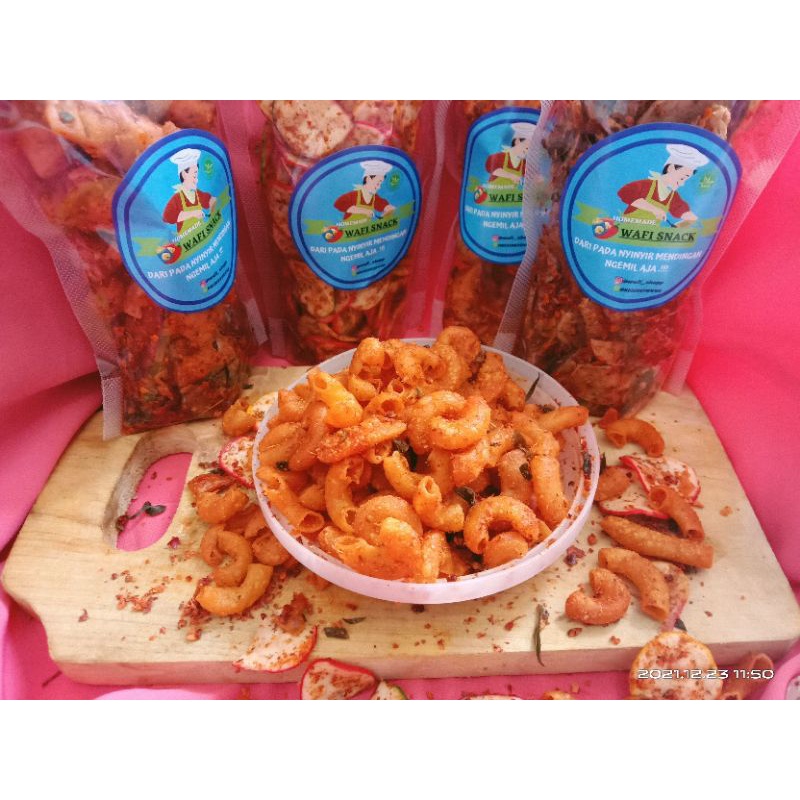 

MAKARONI renyah crispy chili oil Seblak Wafisnack